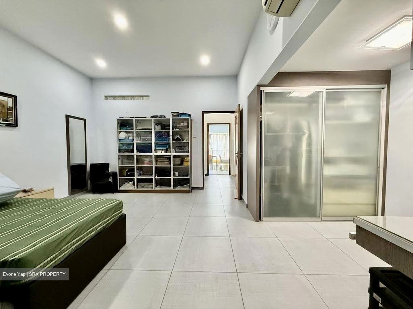 Golden Hill Estate (D19), Terrace #613040391